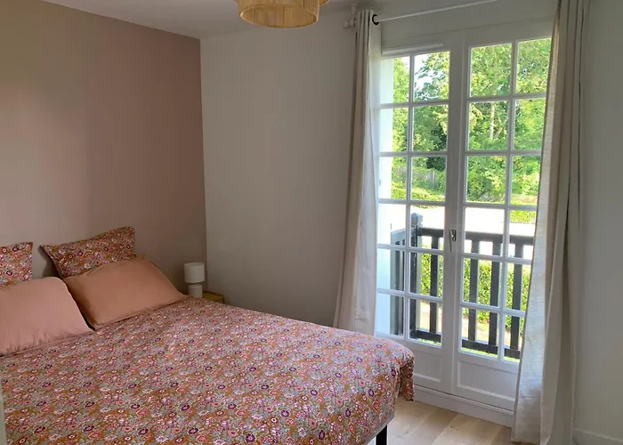 With Swimming Pool - Near Train Station Appartamento *