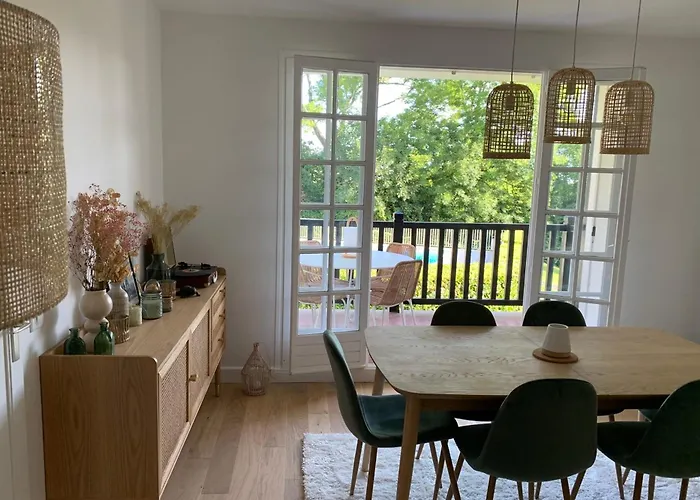 With Swimming Pool - Near Train Station Appartamento *